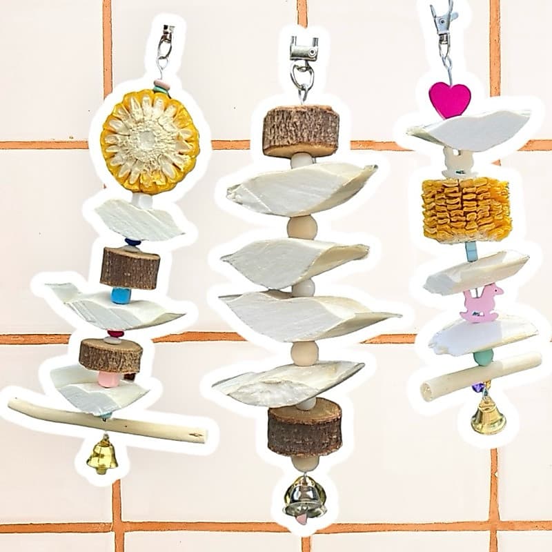ของเล่นนก โมบายกระดองหมึก เสริมแคลเซียม สินค้าไทย (organic cuttlebone hanging) bird toys